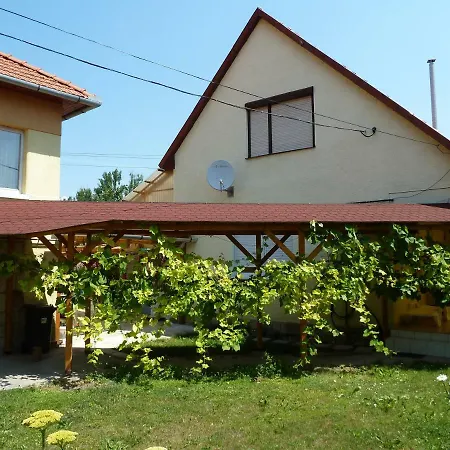Zsuzsa Tokaj